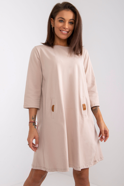 Gaiši bēša kleita ar Dalenne kabatām