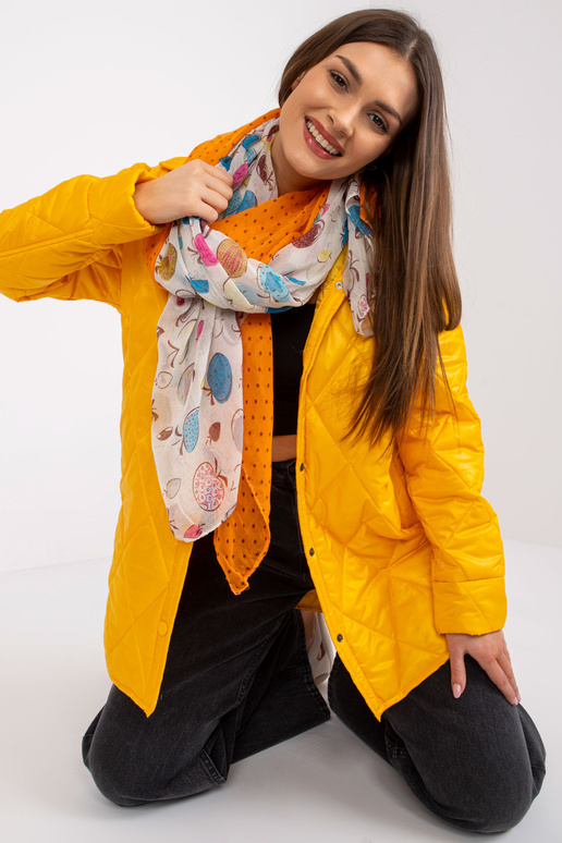 Balts-oranžs iesaiņojums ar apdrukām