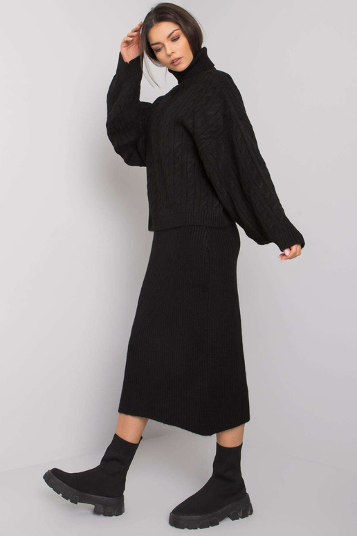 Melns divdaļīgs trikotāžas komplekts...