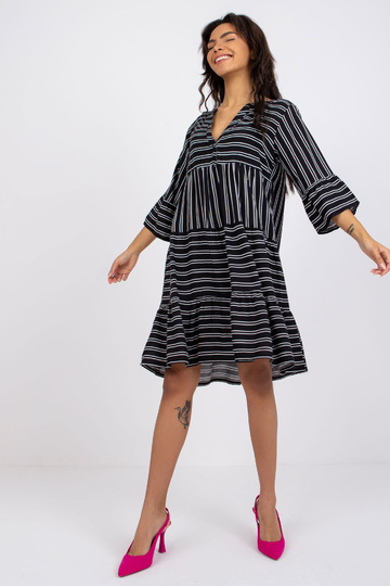 Melna kleita ar apdruku...