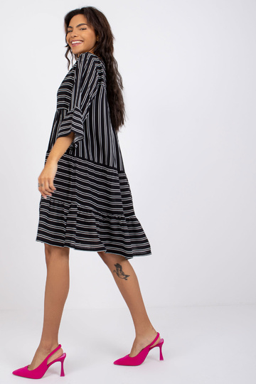 Melna kleita ar apdruku... 2