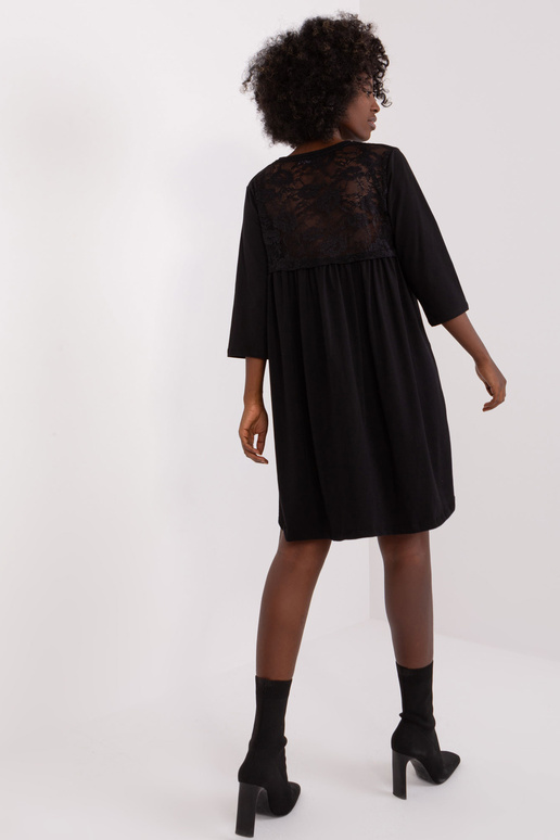 Sieviešu melna kleita ar mežģīnēm...