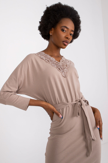 Tumši bēša kleita ar...