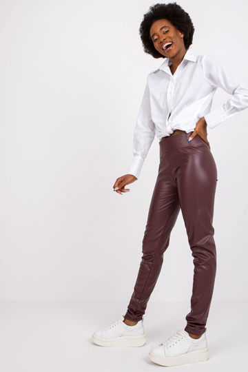 Briana tumšās ordas ādas...