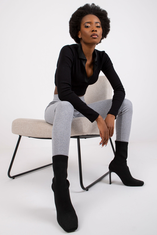 Melna rievota ikdienas blūze Flores... Melna rievota ikdienas blūze Flores...