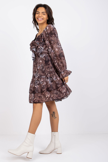 Brūna kleita ar volāniem... 2