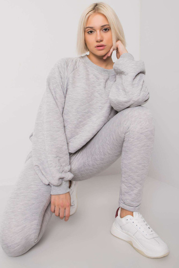 Pelēks divdaļīgs stepēts...