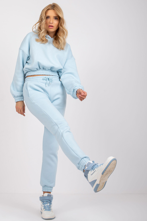 Gaiši zils divdaļīgs sporta tērpa...