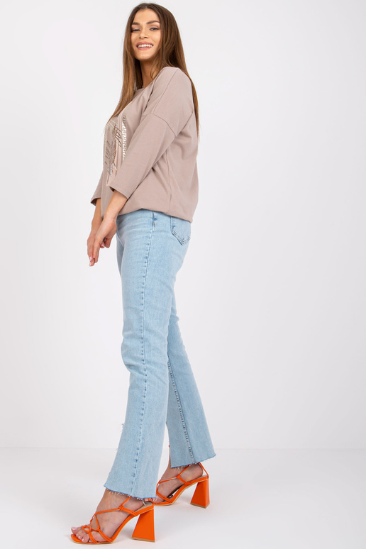 Tumši bēša blūze ar Sāras aplikāciju