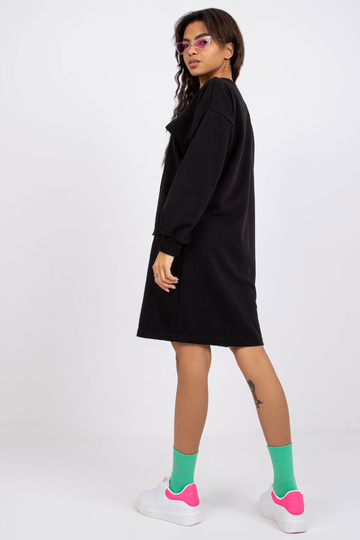 Melna kleita ar kabatām... 2