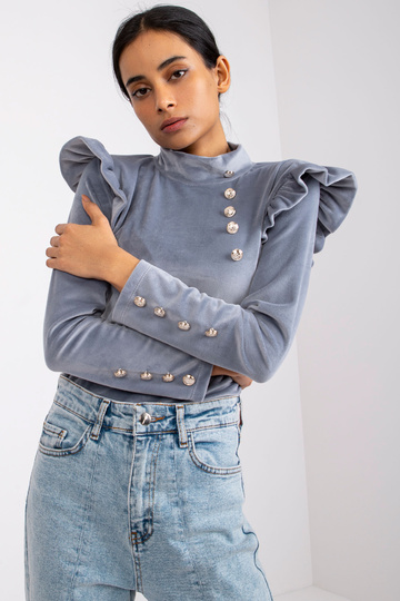 Pelēka velūra kapri blūze...