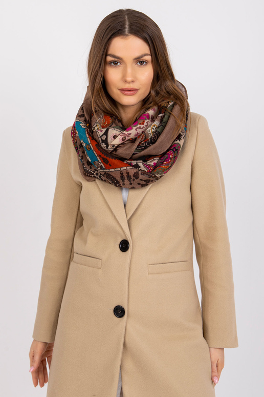 Tumši bēša ietīšana ar tautas apdruku