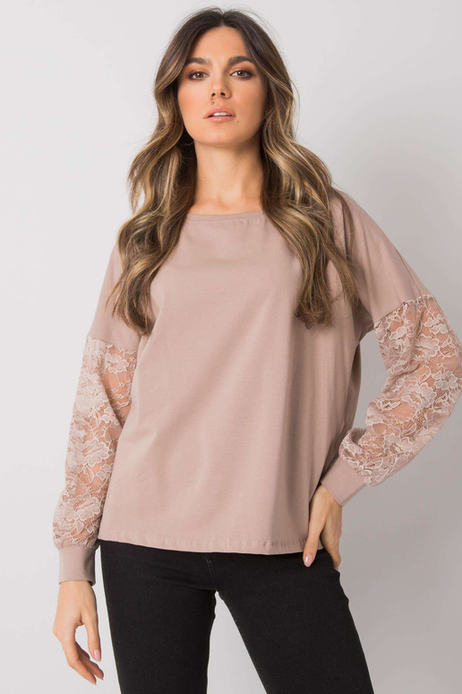 Tumši bēša blūze ar mežģīnēm... Tumši bēša blūze ar mežģīnēm...