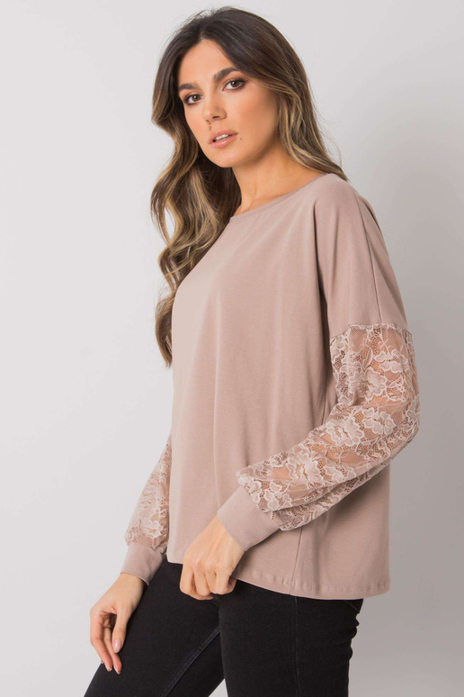 Tumši bēša blūze ar mežģīnēm... Tumši bēša blūze ar mežģīnēm...