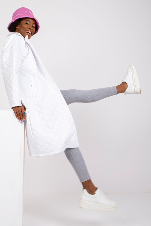 Balts mētelis ar vatējumu Sofija