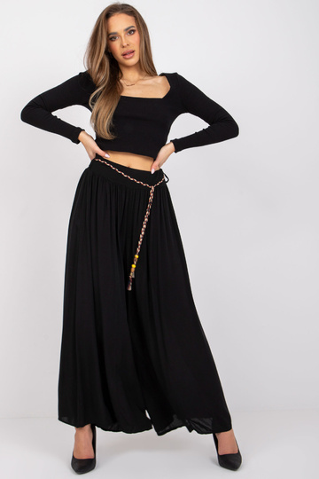 Melnas bikses sievietēm... 2