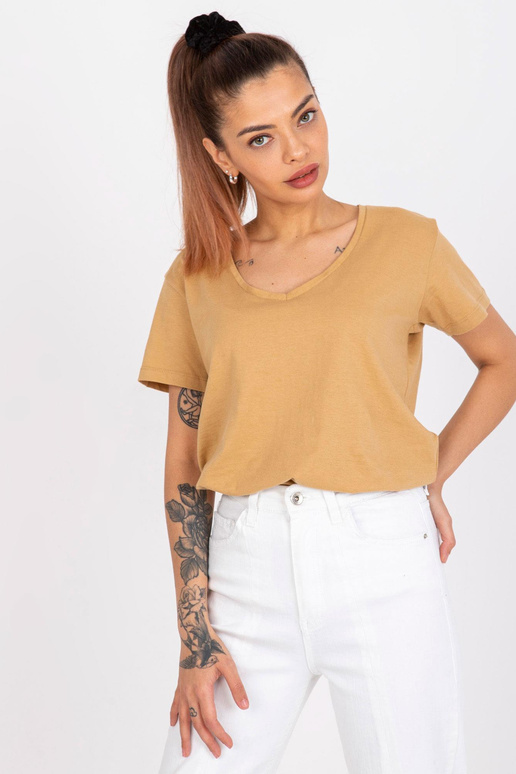 Kamieļu t-krekls sievietēm pamata...