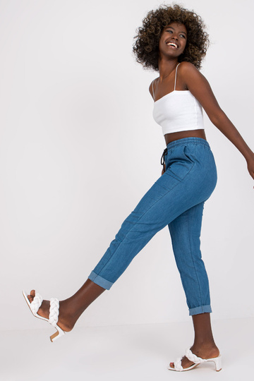 Zilas bikses ar Kantu Aleksisu