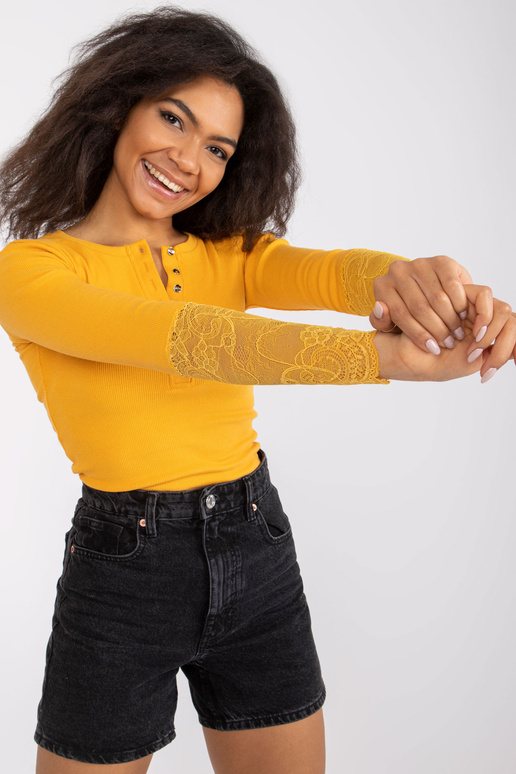 Gaiši oranža rievota blūze ar...