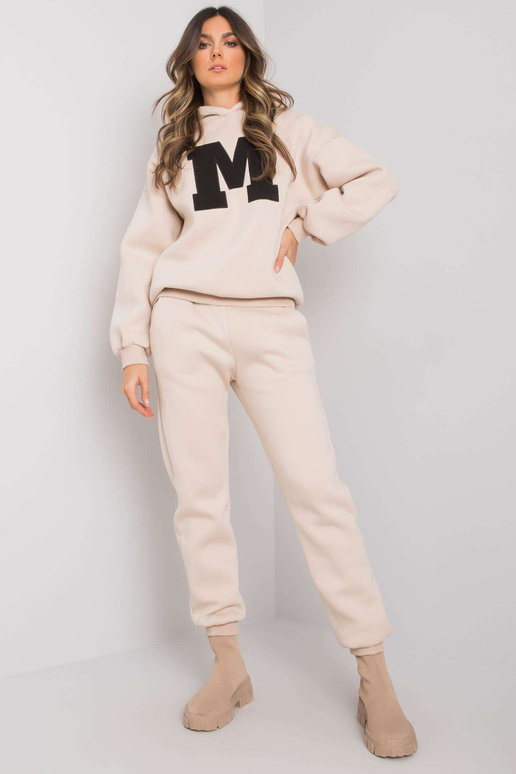 Bēšs sieviešu sporta tērpu komplekts...