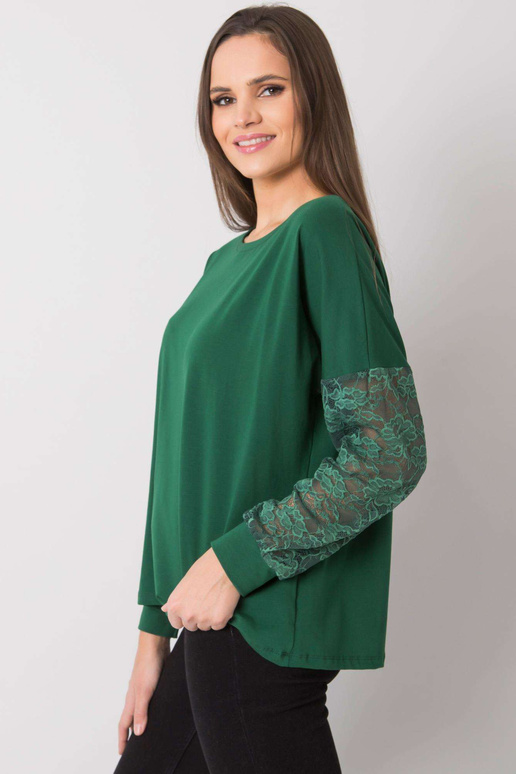 Tumši zaļa blūze ar mežģīnēm... Tumši zaļa blūze ar mežģīnēm...