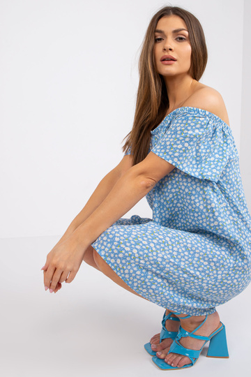 Gaiši zila viskozes kleita...