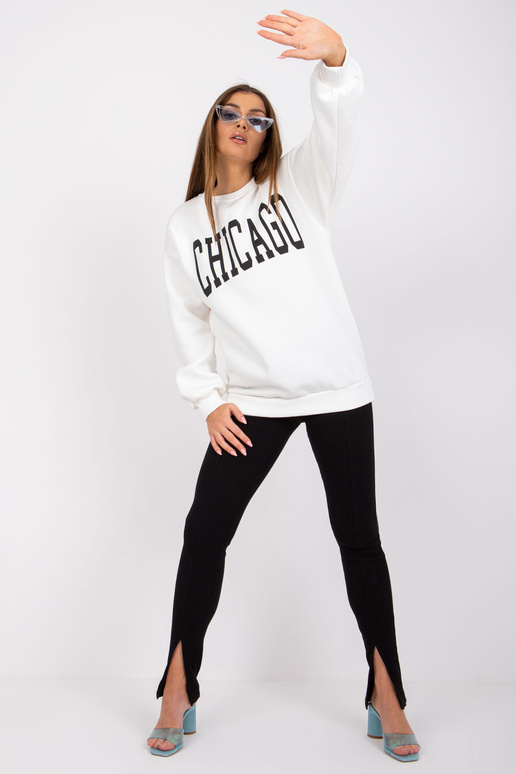 Balts sporta krekls ar Madeiras uzrakstu