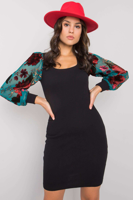 Melna kleita ar dekoratīvām...