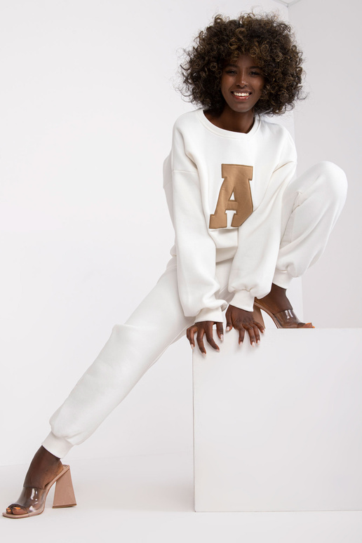 Ecru kokvilnas sporta tērpa komplekts...