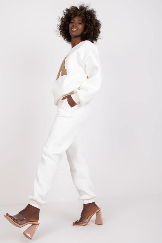 Ecru kokvilnas sporta tērpa komplekts...