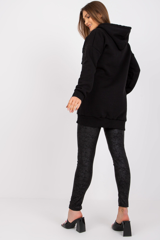 Melns divdaļīgs treniņtērpa komplekts...