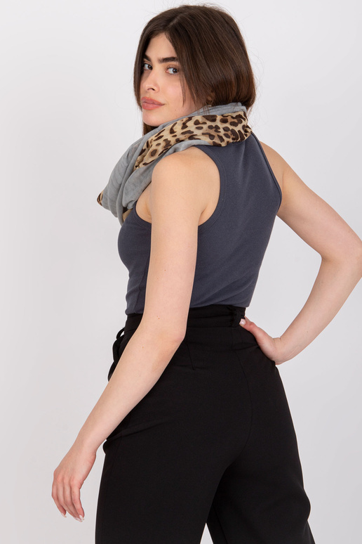 Pelēks sieviešu skurstenis