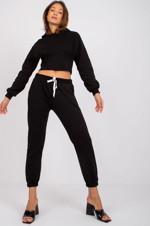 Melns sporta tērpa komplekts ar...