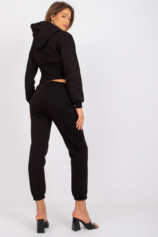 Melns sporta tērpa komplekts ar...