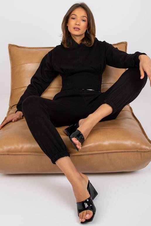 Melns sporta tērpa komplekts ar...