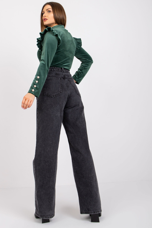 Tumši zaļa velūra blūze ar volāniem...