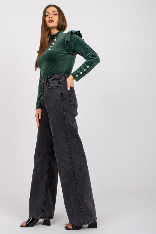 Tumši zaļa velūra blūze ar volāniem...