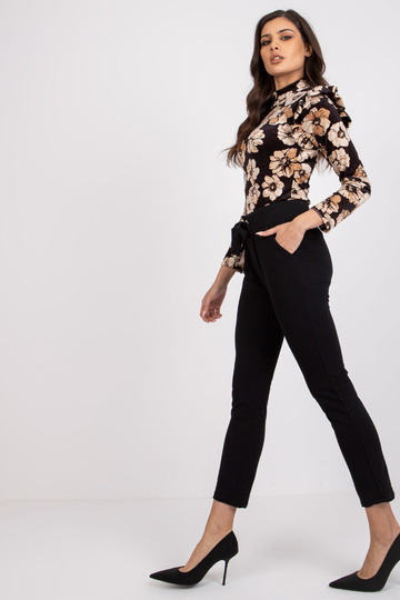 Melnas sieviešu ikdienas...