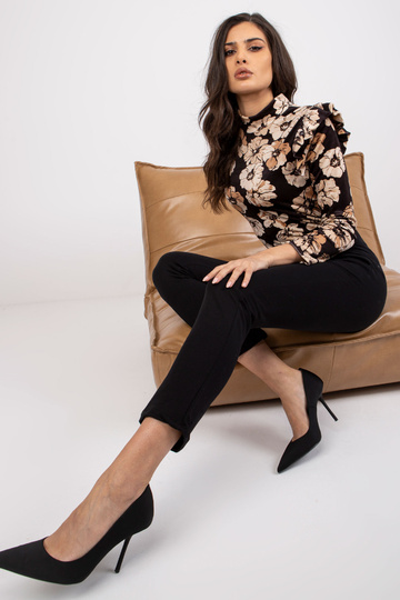 Melnas sieviešu ikdienas... 2