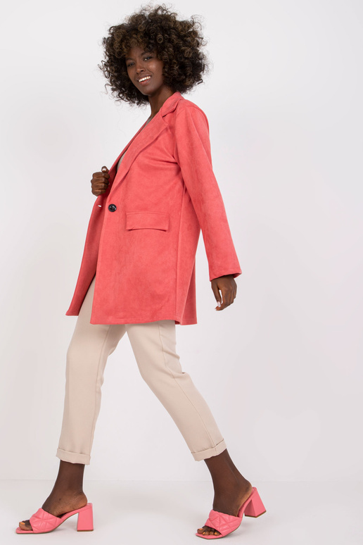 Rozā žakete ar Irmina aizdari