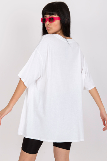 Balts un rozā brīvs...