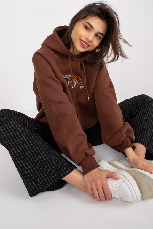 Brūns sporta krekls ar izšuvumu Peggy