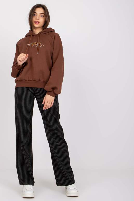 Brūns sporta krekls ar izšuvumu Peggy