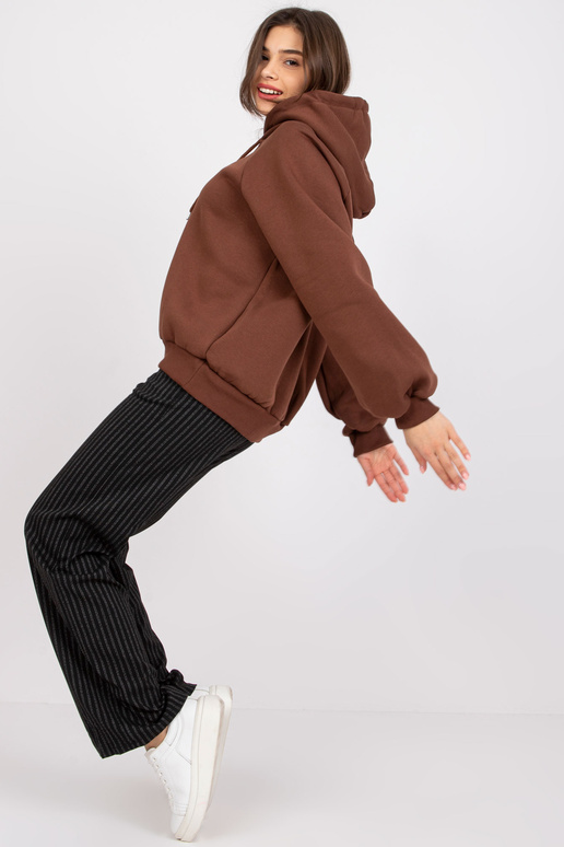 Brūns sporta krekls ar izšuvumu Peggy