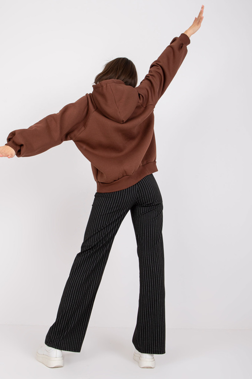 Brūns sporta krekls ar izšuvumu Peggy