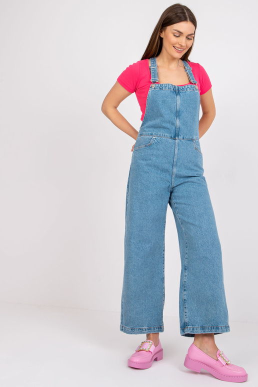 Gaiši zils džinsu kombinezons...