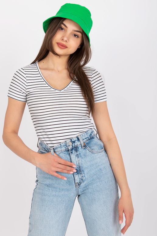 Balta un melna svītraina blūze... Balta un melna svītraina blūze...