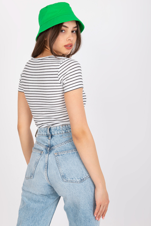 Balta un melna svītraina blūze... Balta un melna svītraina blūze...