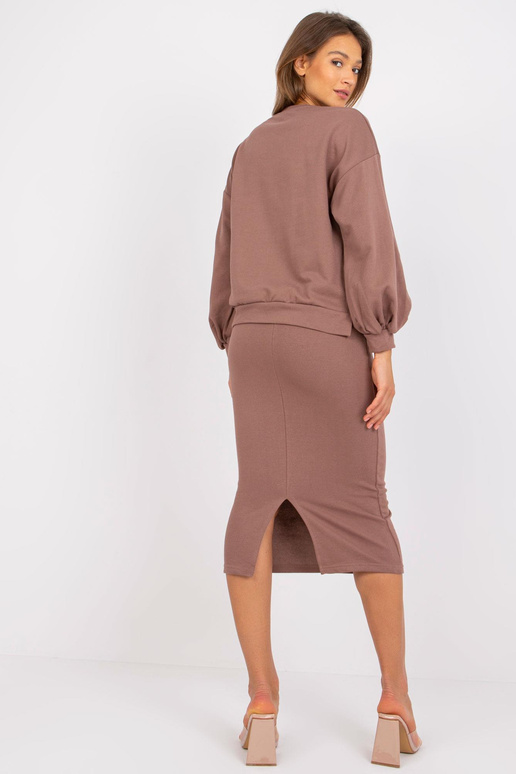 Louisa gaiši brūns sporta tērpa...