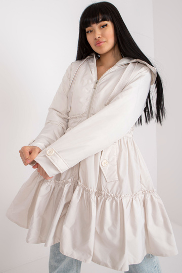 Gaiši bēša dūnu ziemas jaka...